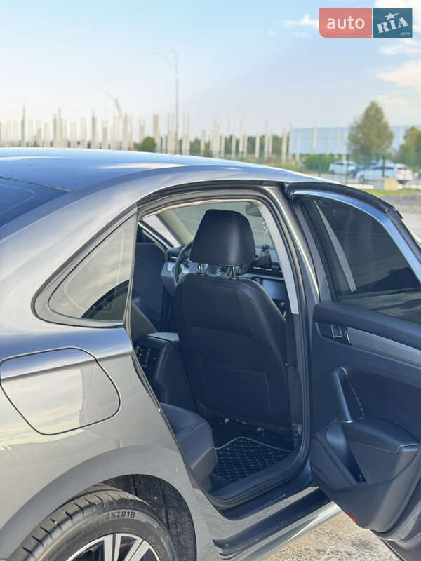 Седан Volkswagen Passat 2021 в Коростене