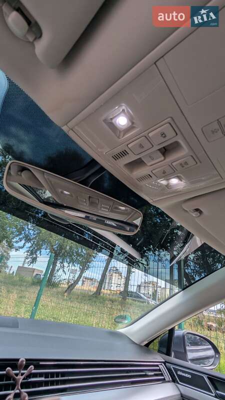 Универсал Volkswagen Passat 2015 в Киеве