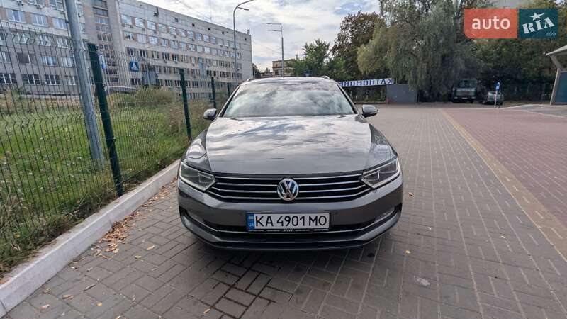 Универсал Volkswagen Passat 2015 в Киеве