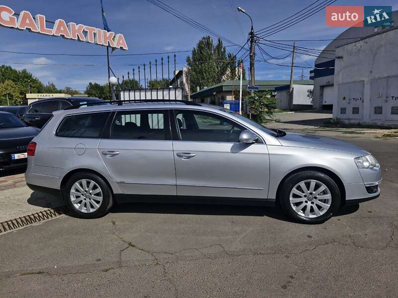 Універсал Volkswagen Passat 2009 в Миколаєві