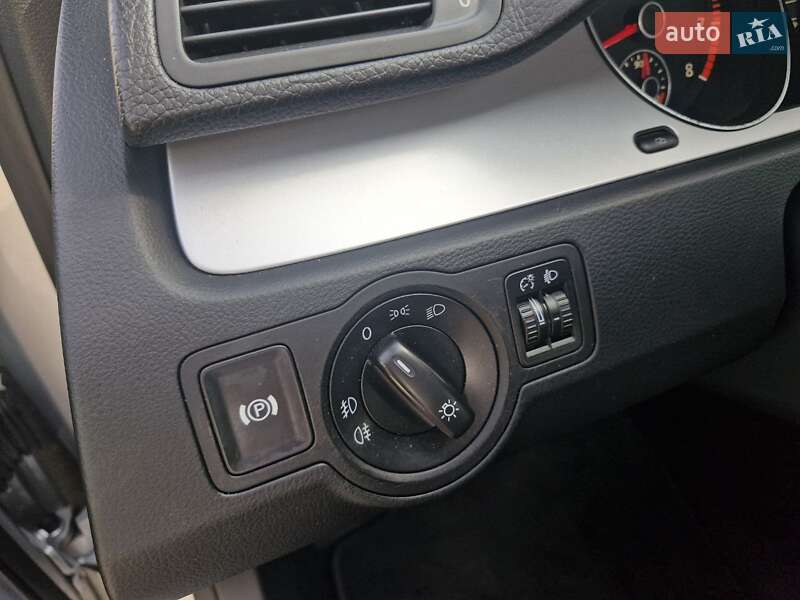 Універсал Volkswagen Passat 2009 в Миколаєві