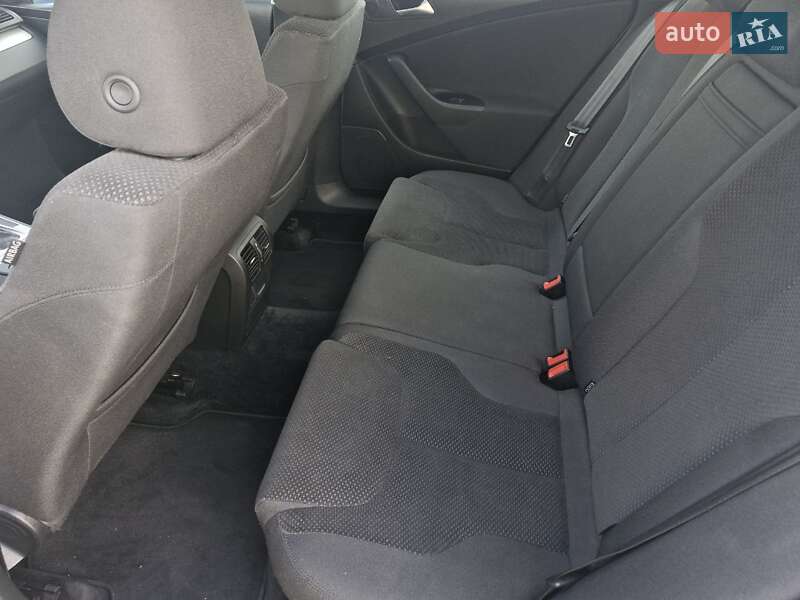 Універсал Volkswagen Passat 2009 в Миколаєві