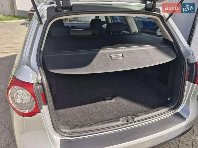 Універсал Volkswagen Passat 2009 в Миколаєві