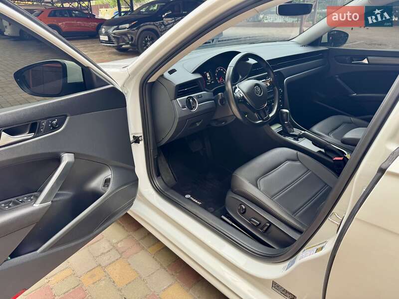 Седан Volkswagen Passat 2020 в Одессе