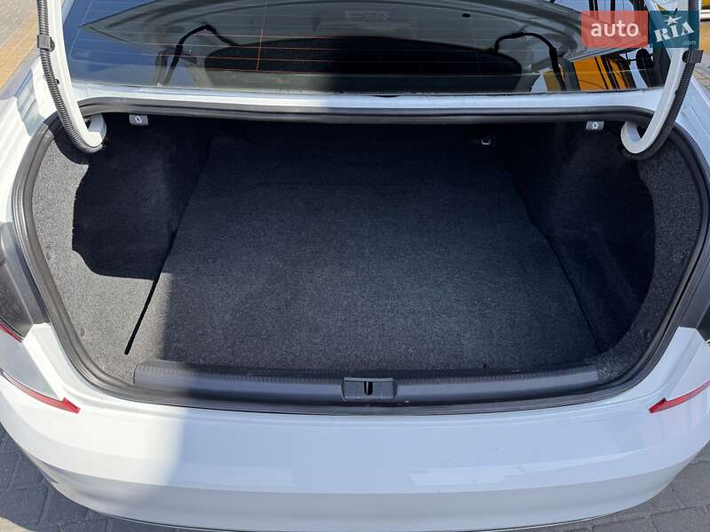 Седан Volkswagen Passat 2020 в Одессе