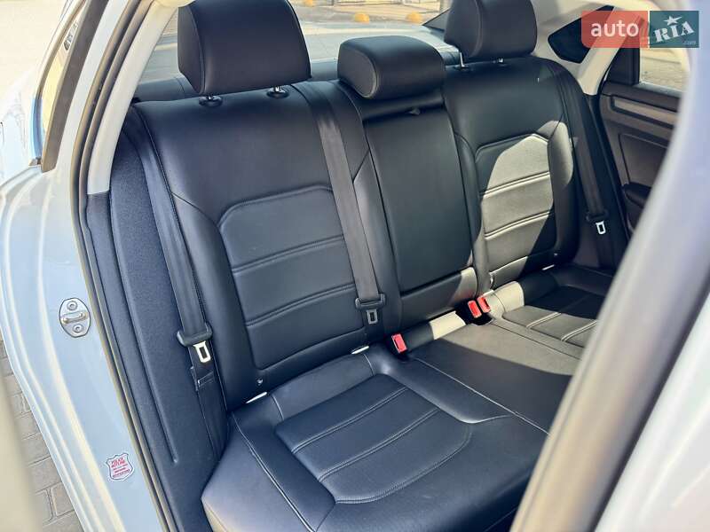 Седан Volkswagen Passat 2020 в Одессе