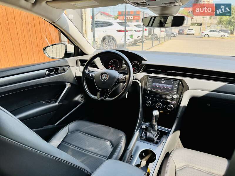 Седан Volkswagen Passat 2020 в Одессе