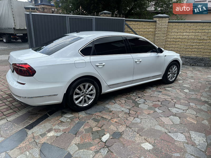 Седан Volkswagen Passat 2016 в Дніпрі