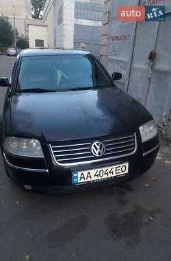 Седан Volkswagen Passat 2002 в Киеве