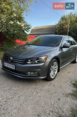 Седан Volkswagen Passat 2018 в Киеве