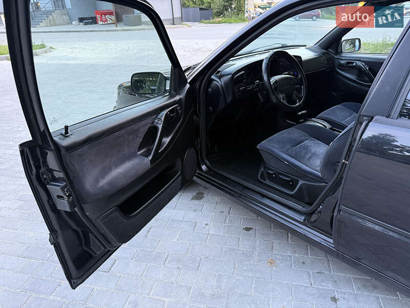 Універсал Volkswagen Passat 1995 в Кременці