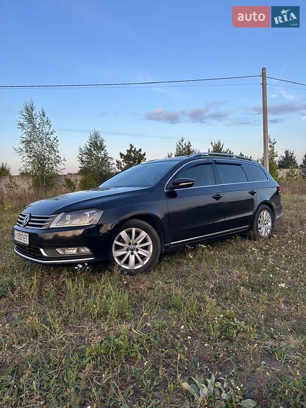 Універсал Volkswagen Passat 2012 в 