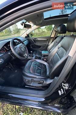 Універсал Volkswagen Passat 2012 в 