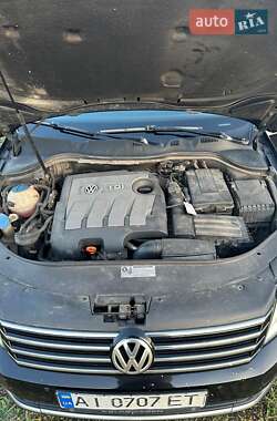 Універсал Volkswagen Passat 2012 в 