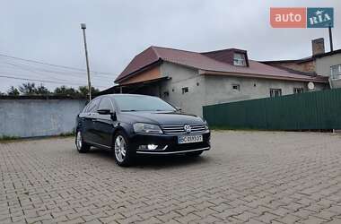 Седан Volkswagen Passat 2011 в Сокале