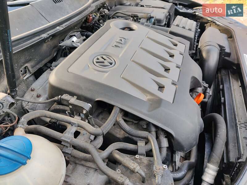 Седан Volkswagen Passat 2011 в Сокале