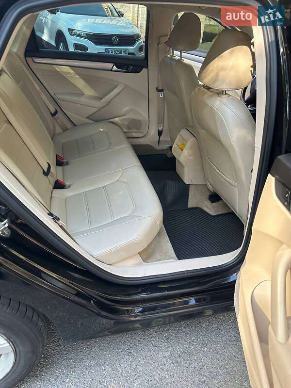 Седан Volkswagen Passat 2015 в Києві