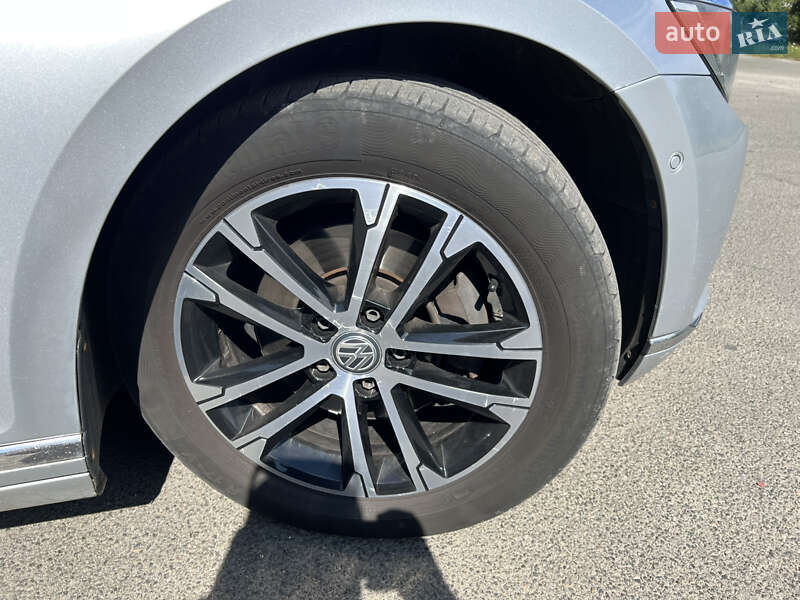 Універсал Volkswagen Passat 2015 в Христинівці фото 41 Універсал Volkswagen Passat 2015 в Христинівці