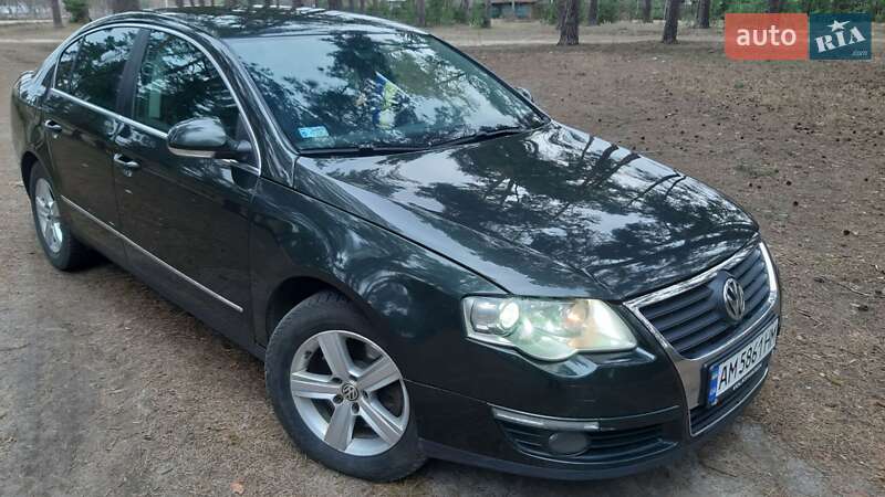 Седан Volkswagen Passat 2006 в Олевську