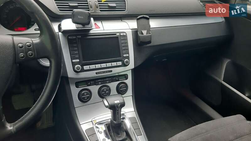 Седан Volkswagen Passat 2006 в Олевську