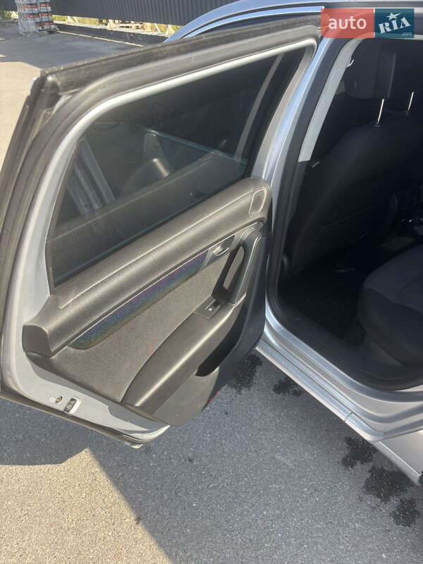 Универсал Volkswagen Passat 2011 в Полтаве фото 10 Универсал Volkswagen Passat 2011 в Полтаве