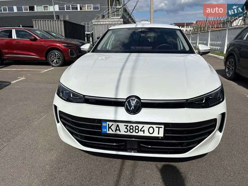 Універсал Volkswagen Passat 2024 в Івано-Франківську