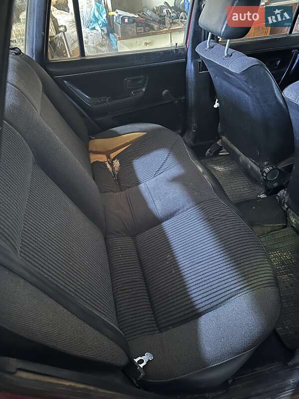 Универсал Volkswagen Passat 1982 в Тарутине