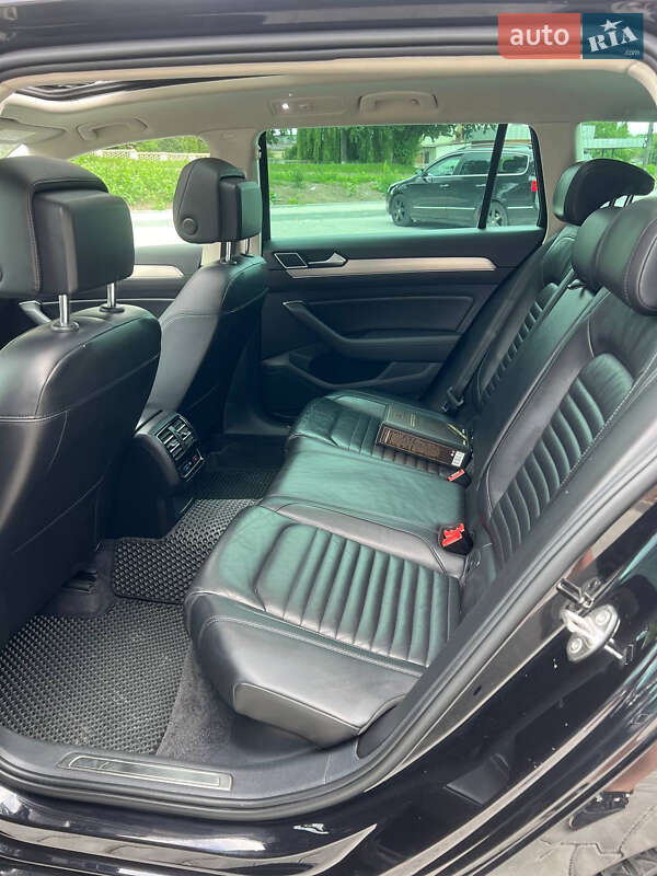 Універсал Volkswagen Passat 2015 в Чернівцях