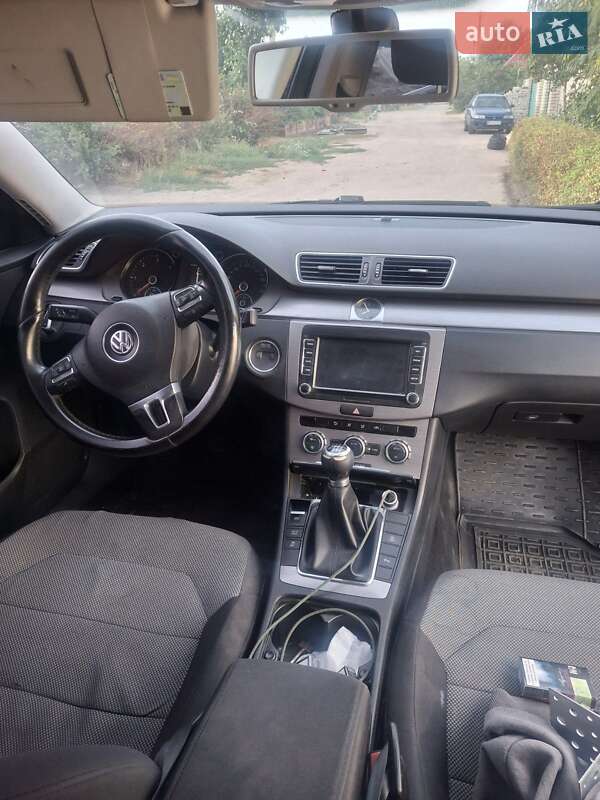 Универсал Volkswagen Passat 2011 в Николаеве