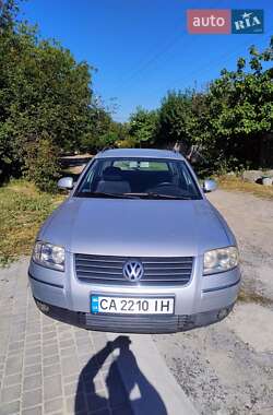 Универсал Volkswagen Passat 2004 в Умани