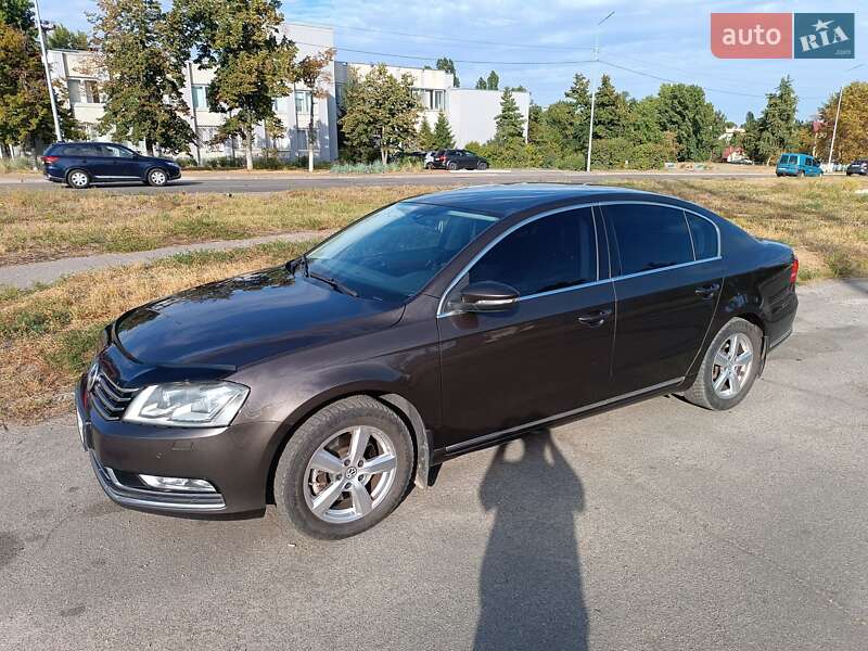 Седан Volkswagen Passat 2012 в 