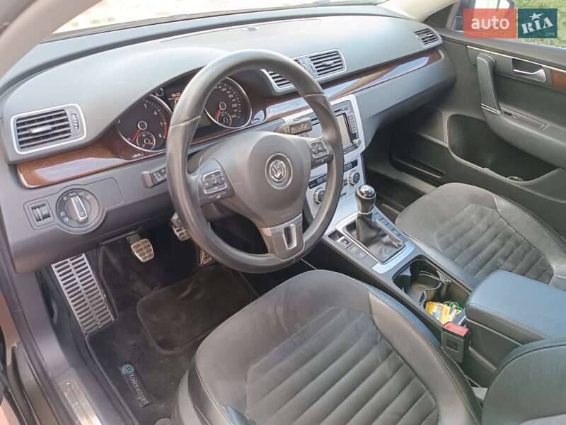 Седан Volkswagen Passat 2012 в Киеве фото 10 Седан Volkswagen Passat 2012 в Киеве