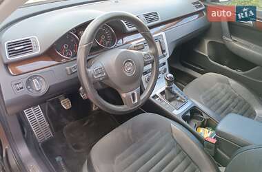 Седан Volkswagen Passat 2012 в 