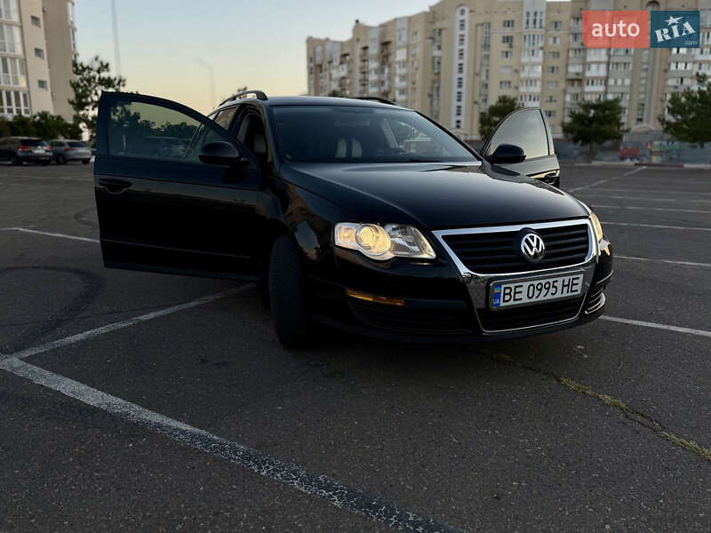 Універсал Volkswagen Passat 2005 в Миколаєві