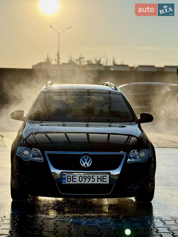 Універсал Volkswagen Passat 2005 в Миколаєві