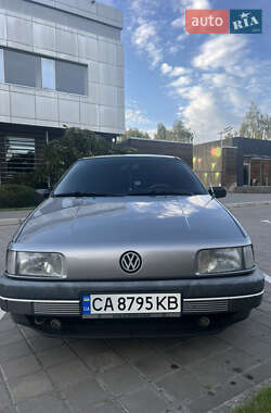 Седан Volkswagen Passat 1993 в Черкассах