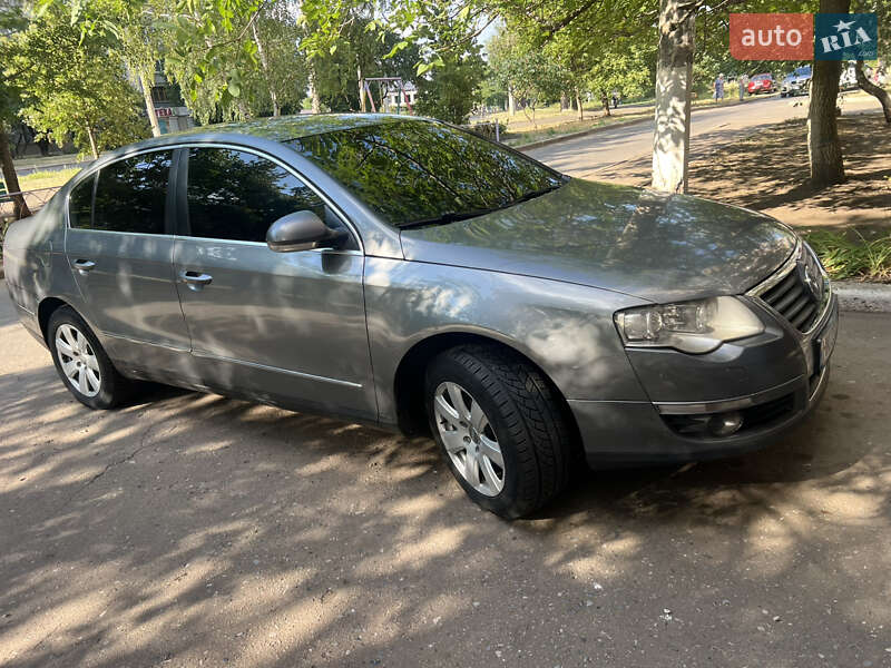 Седан Volkswagen Passat 2006 в Первомайську