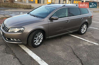 Універсал Volkswagen Passat 2011 в Харкові