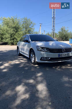 Седан Volkswagen Passat 2017 в Днепре