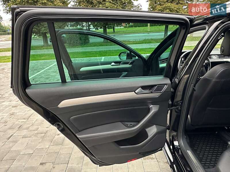 Универсал Volkswagen Passat 2018 в Львове фото 23 Универсал Volkswagen Passat 2018 в Львове