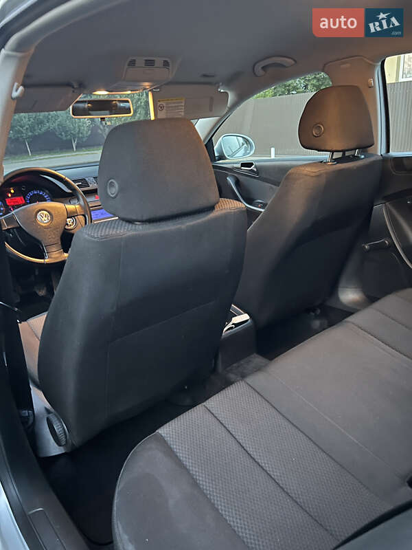 Седан Volkswagen Passat 2007 в Ковеле