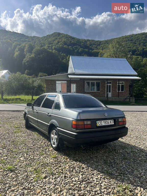 Седан Volkswagen Passat 1988 в Яворове