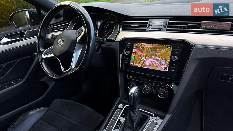Седан Volkswagen Passat 2019 в Ужгороді