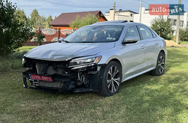 Седан Volkswagen Passat 2021 в Луцке