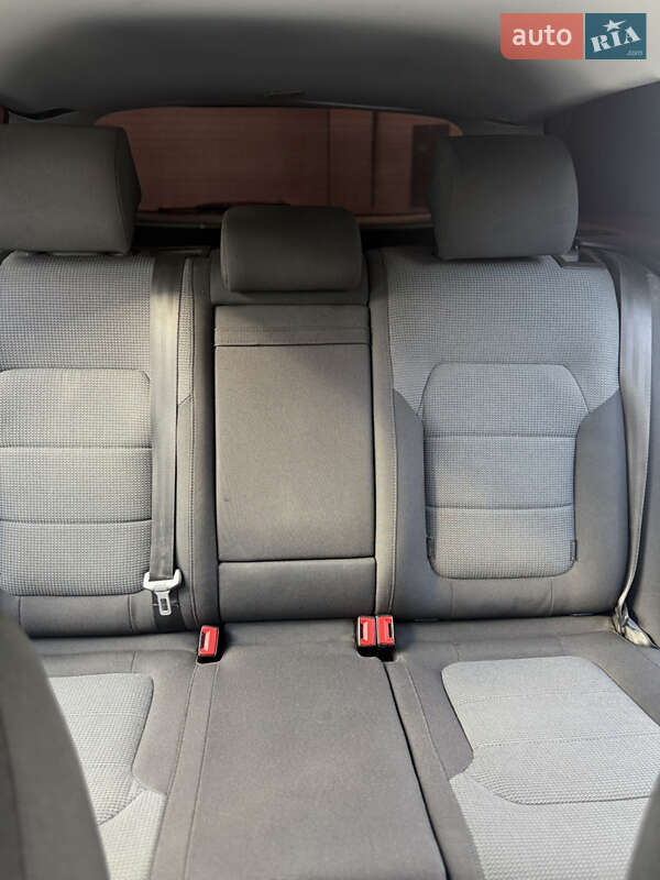 Универсал Volkswagen Passat 2011 в Казатине