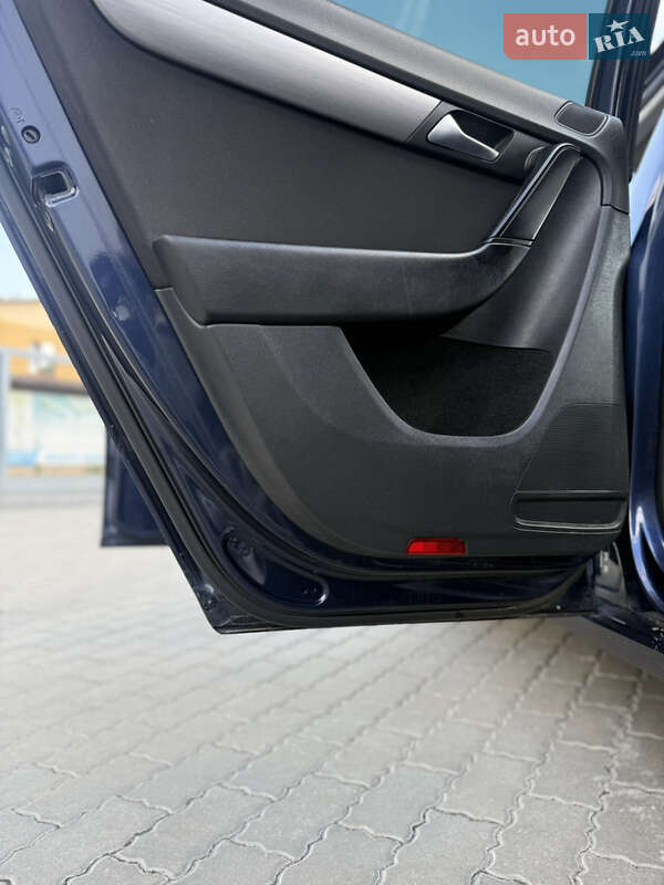 Универсал Volkswagen Passat 2011 в Казатине