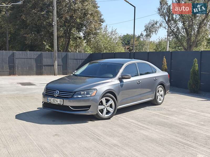Седан Volkswagen Passat 2013 в Жовтих Водах