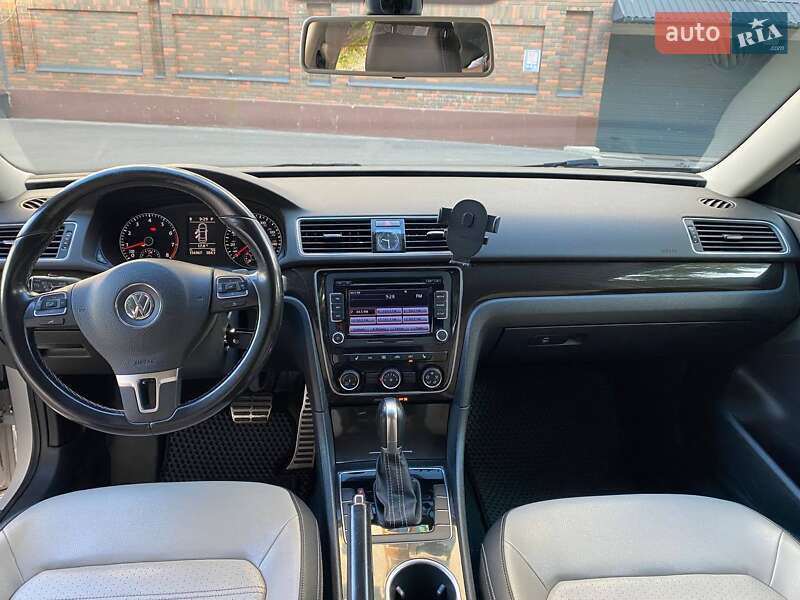 Седан Volkswagen Passat 2014 в Днепре