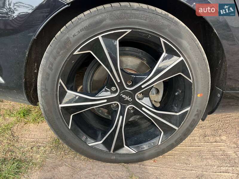 Универсал Volkswagen Passat 2012 в Коростене