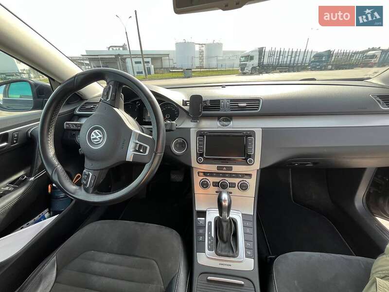 Универсал Volkswagen Passat 2012 в Коростене